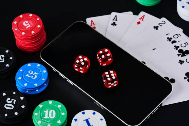 Betting interface on mobile Player interface showing betting options and hand rankings